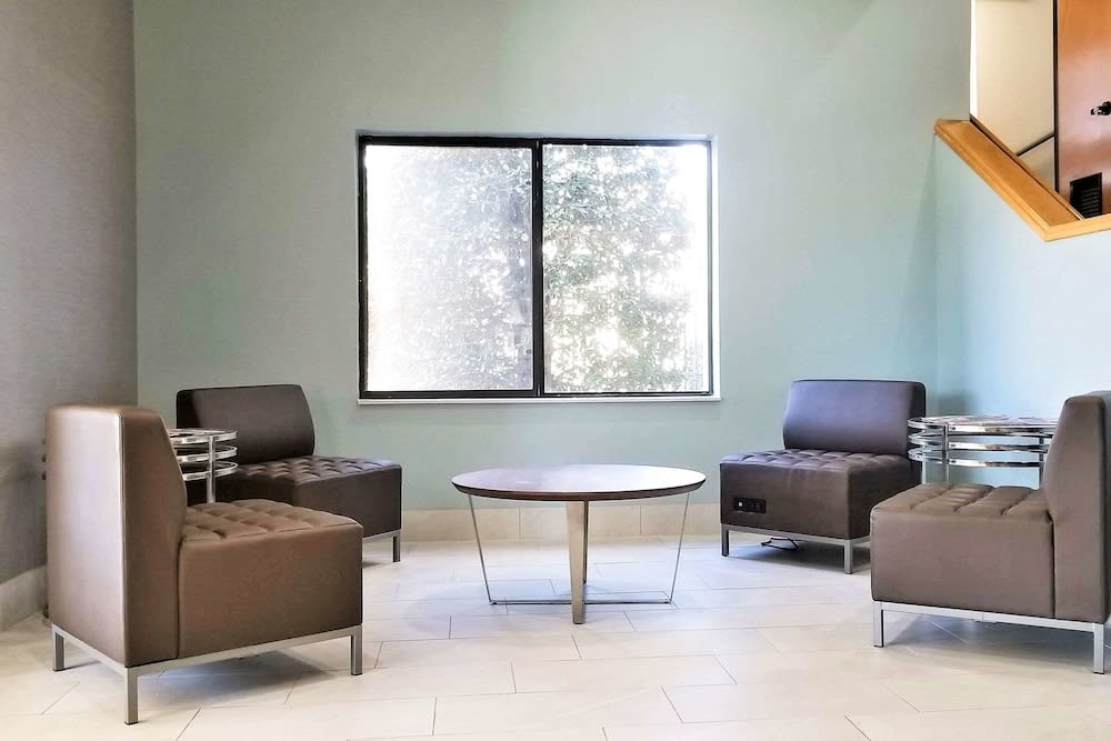 Quality Inn & Suites Raleigh North 4