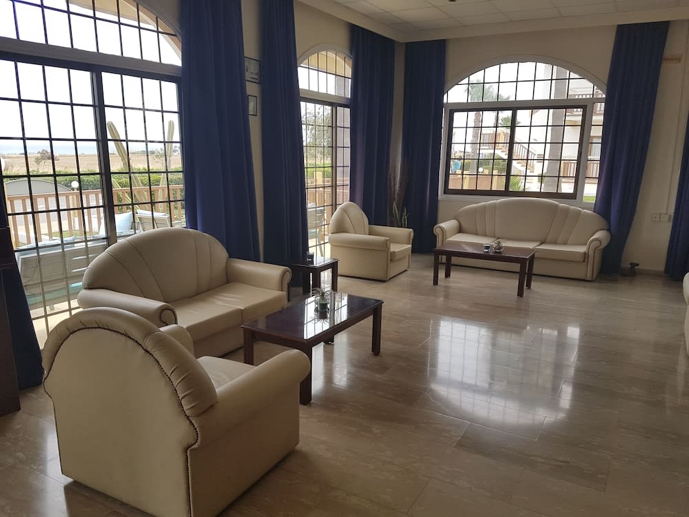 Cosmelenia Hotel Apartments 2
