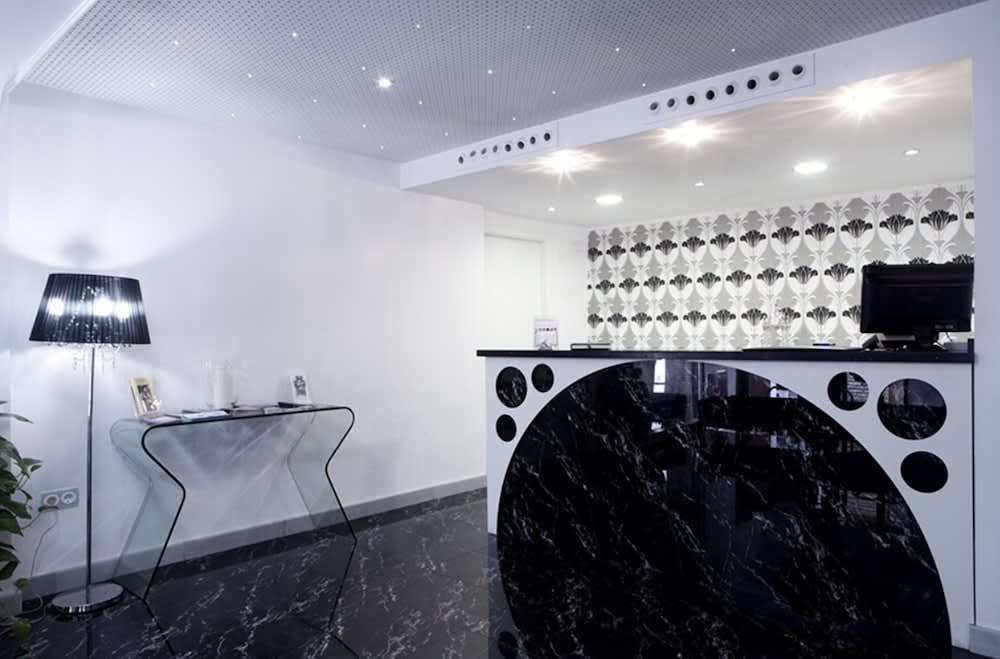 La Boutique Puerta Osario 2