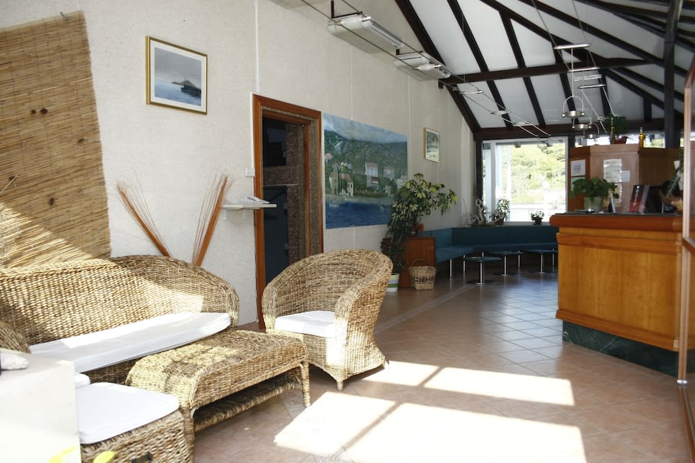 Hotel Zlatni Lav 2