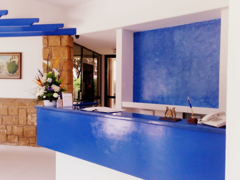 Hilltop Gardens Hotel Apartments 5