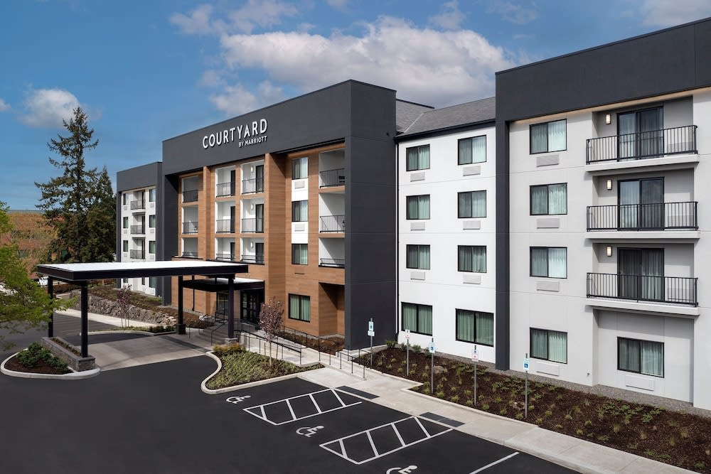 Courtyard by Marriott Portland Tigard 1