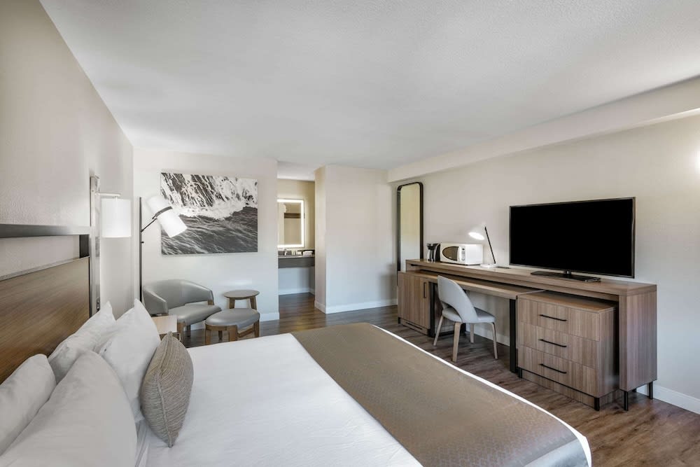 Wyndham Garden San Diego 1