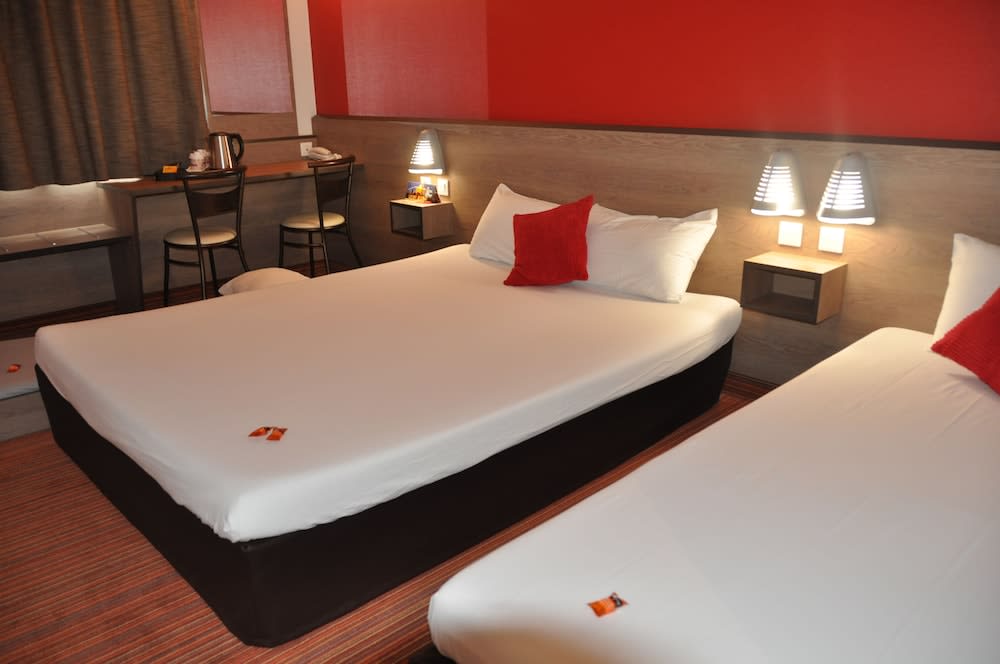 Hotel Clermont Estaing 5