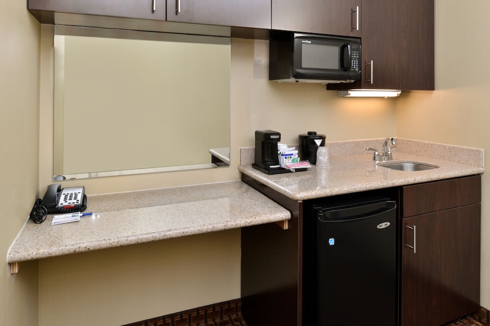 Holiday Inn Express & Suites INDIANAPOLIS W - AIRPORT AREA by IHG 2