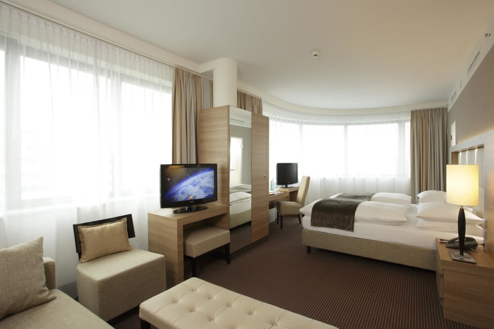 H4 Hotel Berlin Alexanderplatz 5