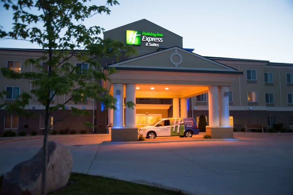 Holiday Inn Express Hotel & Suites Northwood by IHG 1