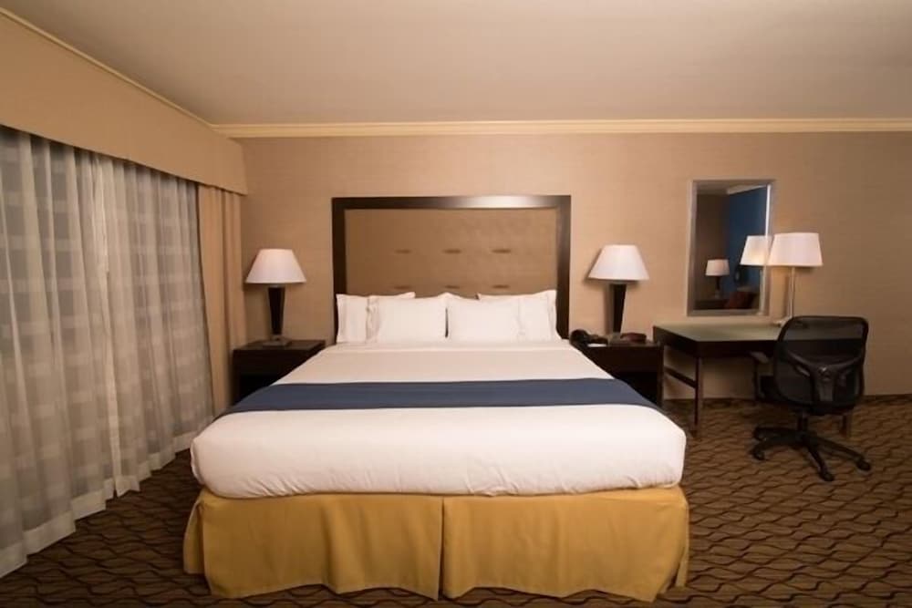 Holiday Inn Express Port Hueneme by IHG 4