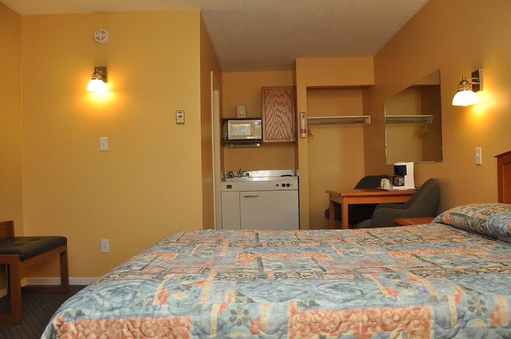 Canadas Best Value Inn Kelowna 4