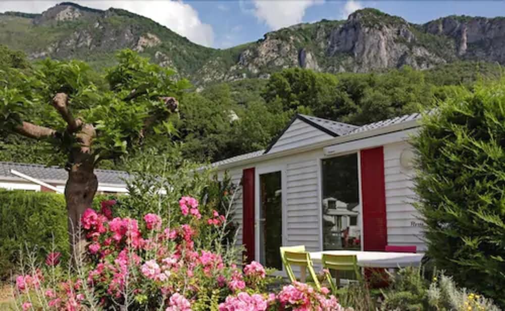 Camping écovillage Soleil du Pibeste 1