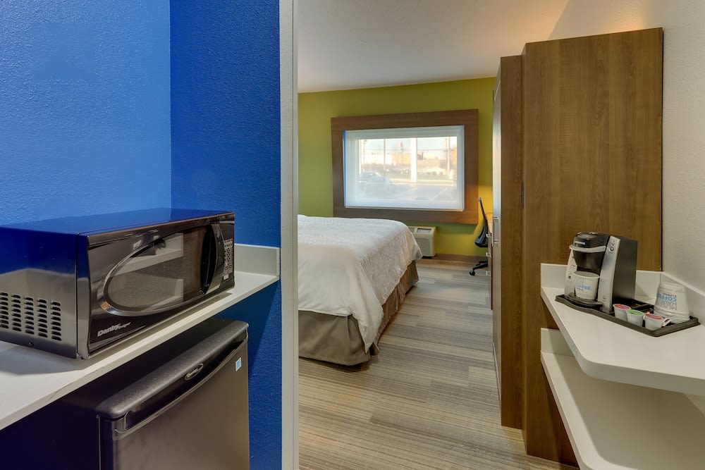 Holiday Inn Express Cincinnati North - Monroe by IHG 3