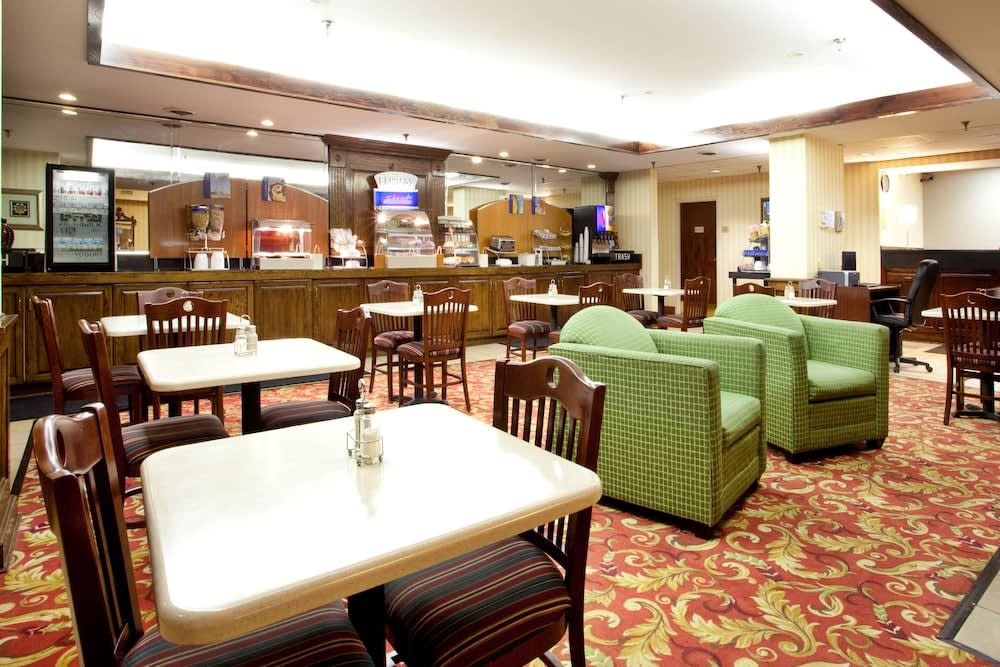 Holiday Inn Express CHESTER by IHG 2