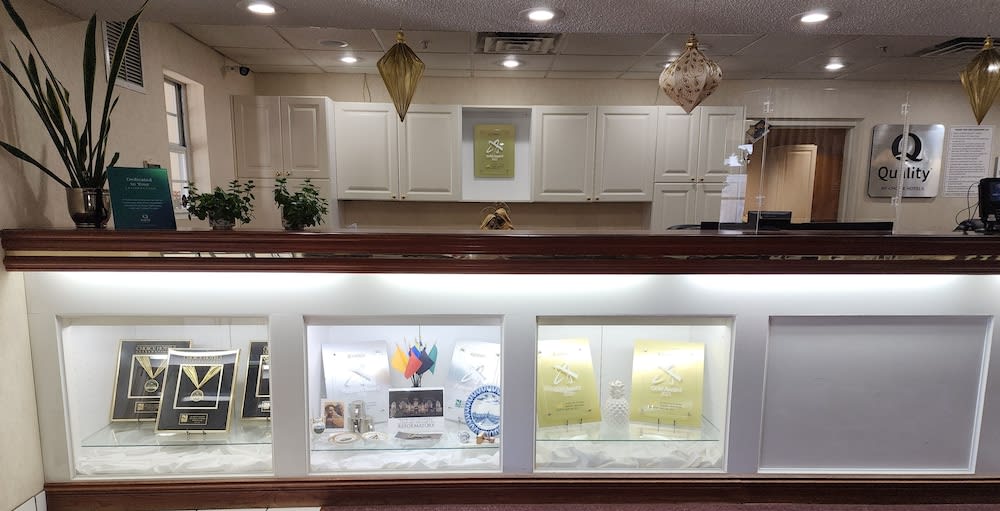 Quality Inn & Suites Bellville - Mansfield 2