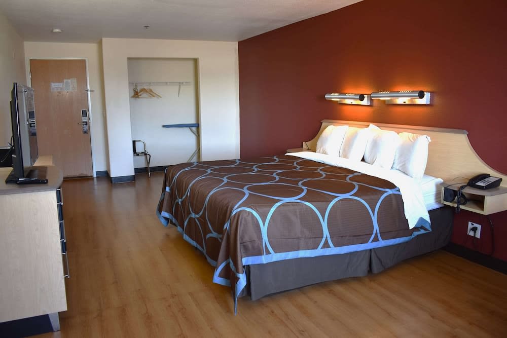 Super 8 by Wyndham New Braunfels I-35 2