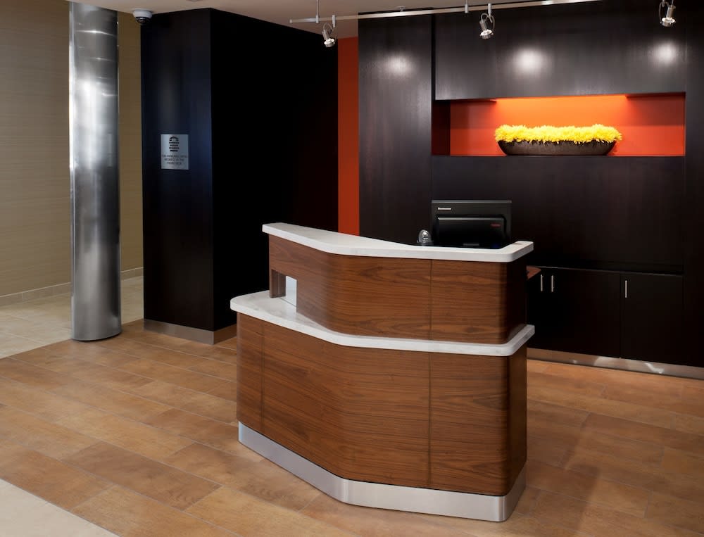 Courtyard by Marriott Santa Ana Orange County 2
