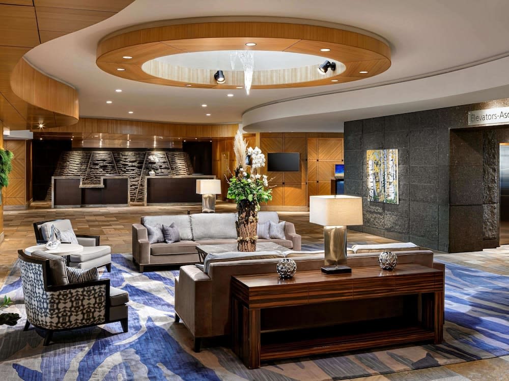 Fairmont Vancouver Airport In-Terminal Hotel 3