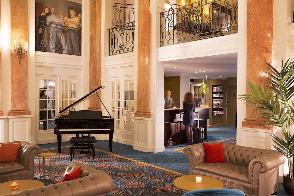 Hôtel & SPA Oceania L'Univers Tours 2