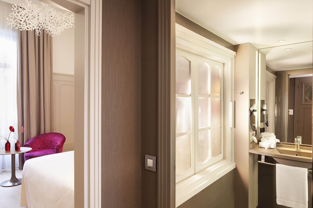 Hôtel & SPA Oceania L'Univers Tours 5