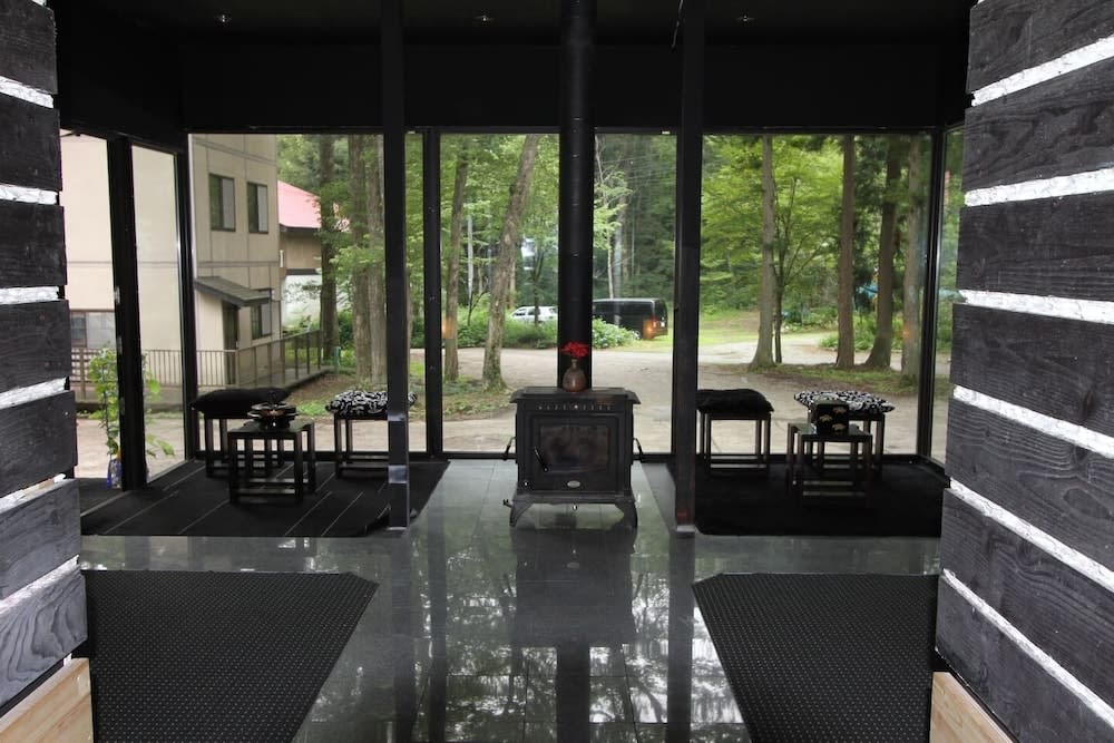 Alpine Lodge 2