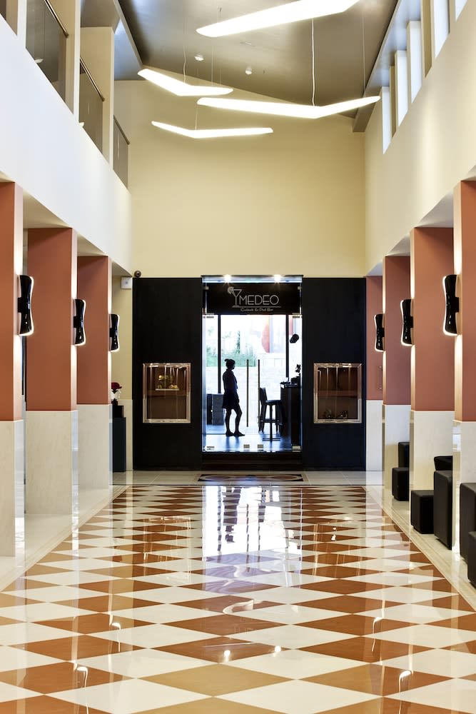 Apollonion Asterias Resort and Spa 5