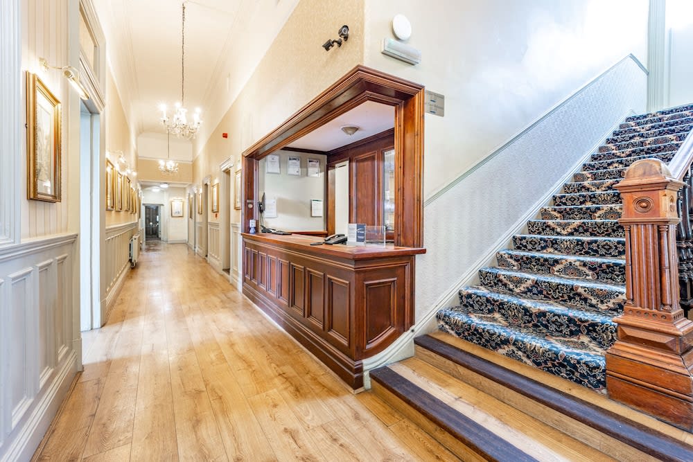 Best Western Limpley Stoke Hotel 2