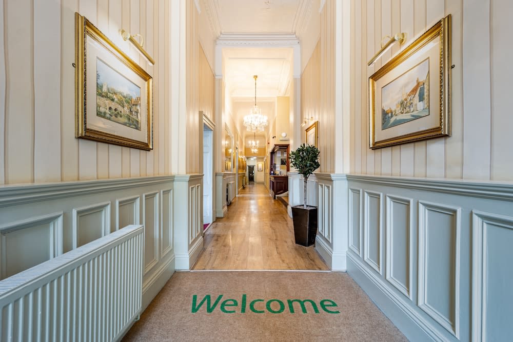 Best Western Limpley Stoke Hotel 3