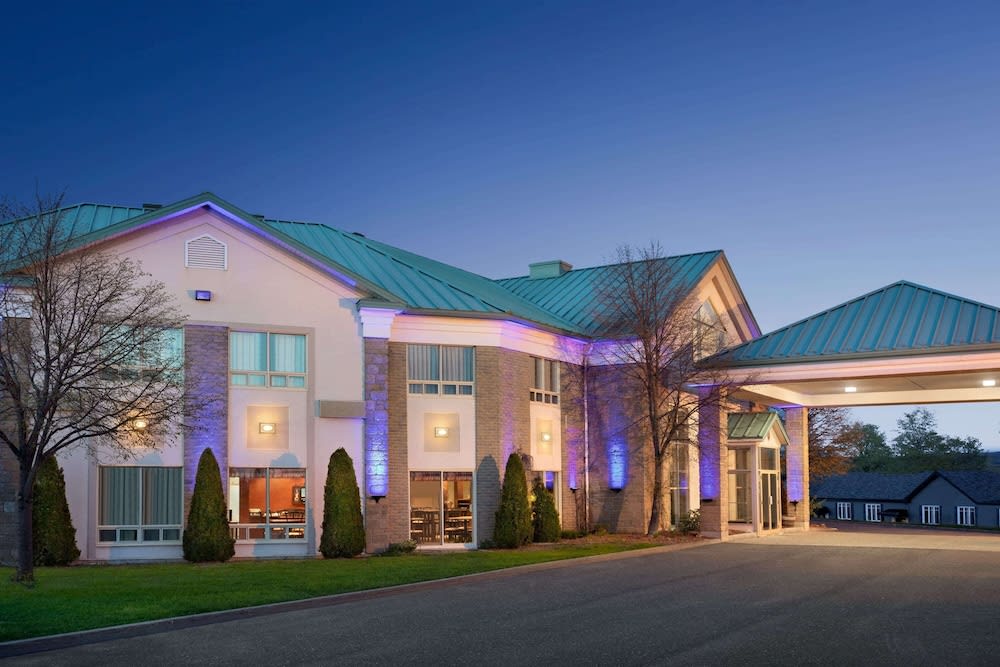 Days Inn by Wyndham Montmagny 1