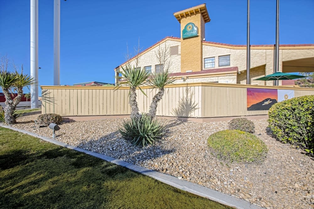 La Quinta Inn by Wyndham El Paso Cielo Vista 1