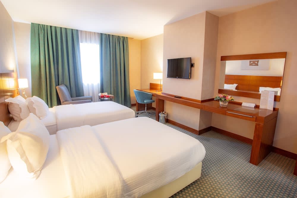 Nevali Hotel & Convention Center 2
