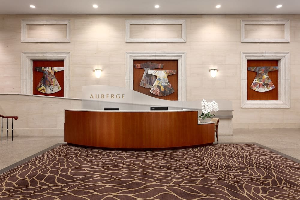 Auberge Vancouver Hotel 2