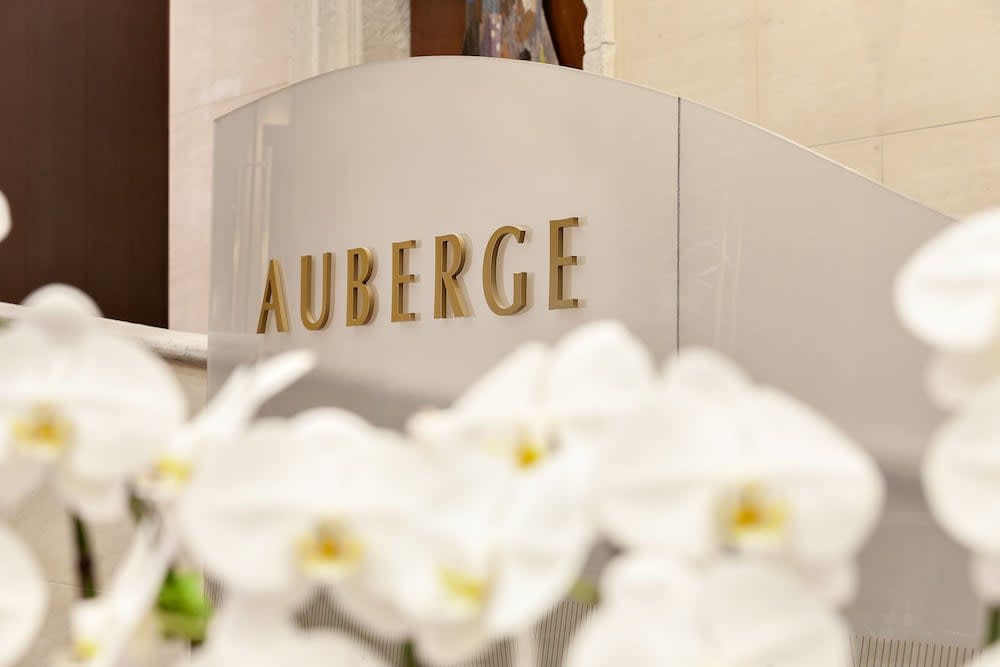 Auberge Vancouver Hotel 3