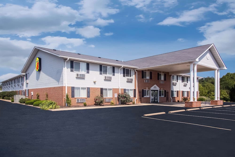 Super 8 by Wyndham Washington 1