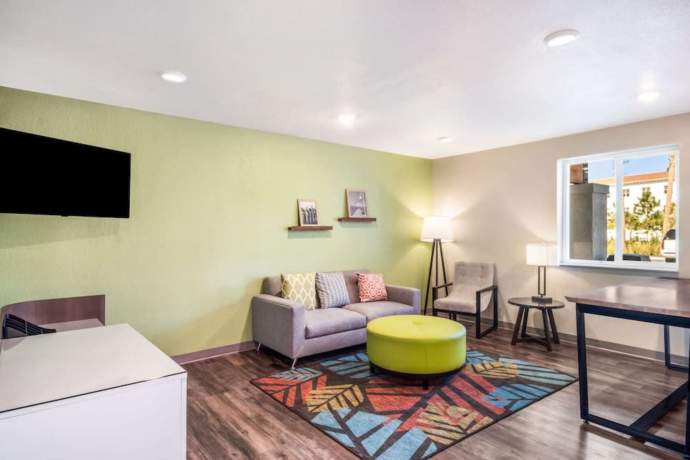 WoodSpring Suites Bradenton 2