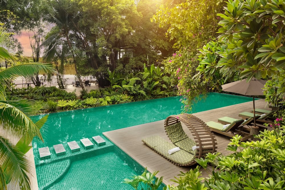 An Lam Retreats Saigon River 1