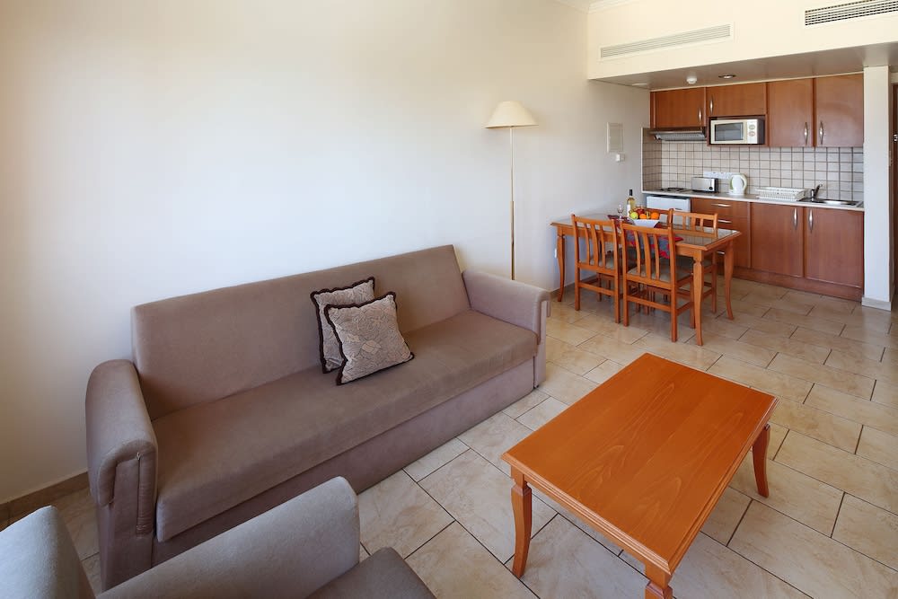 Panareti Coral Bay Resort 4