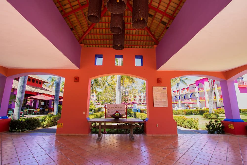 Grand Decameron Complex Bucerias, A Trademark All-Inclusive Resort 4