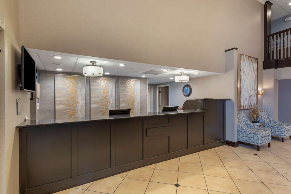Best Western Plus Russellville Hotel & Suites 2