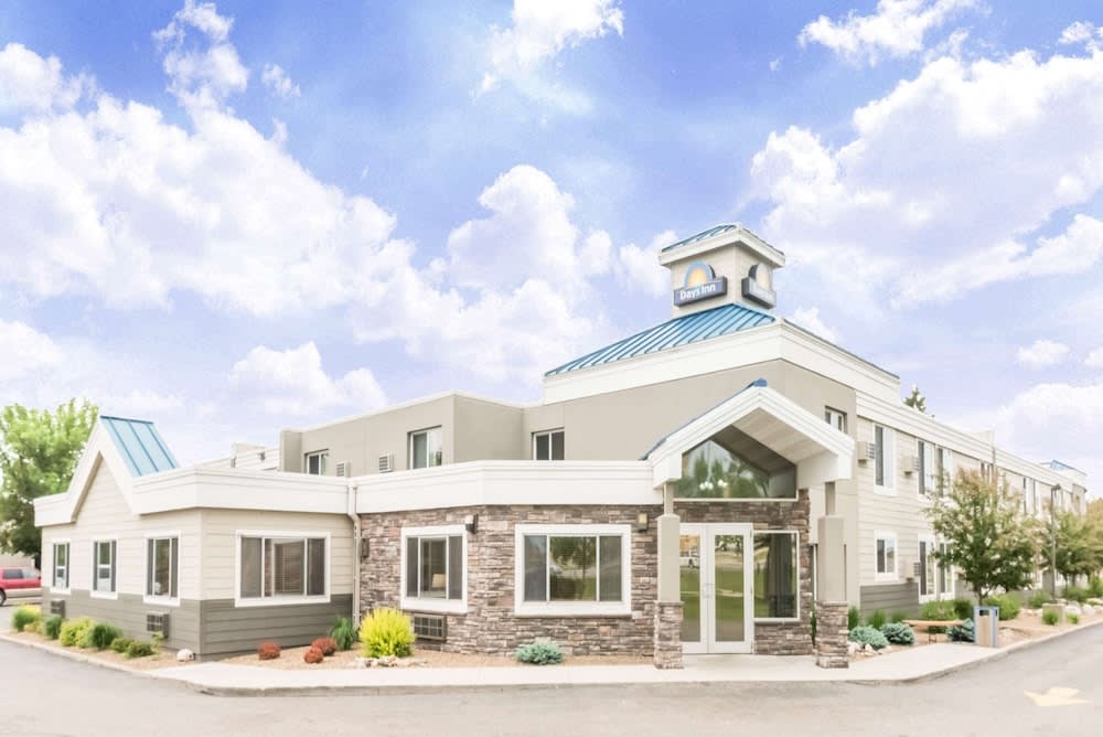 Days Inn by Wyndham Bismarck 1