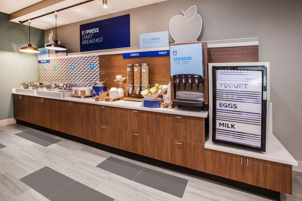 Holiday Inn Express & Suites GONZALES by IHG 2