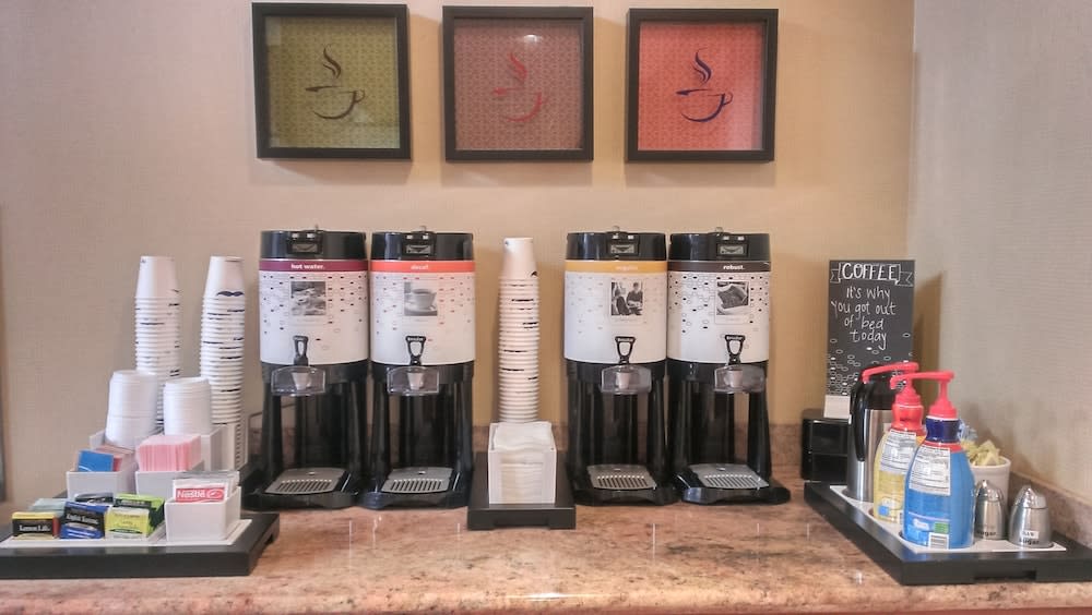 Hampton Inn & Suites Seattle-Airport/28th Ave 2