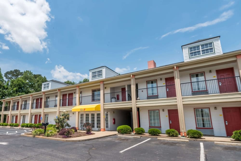 Super 8 by Wyndham Alexander City 1