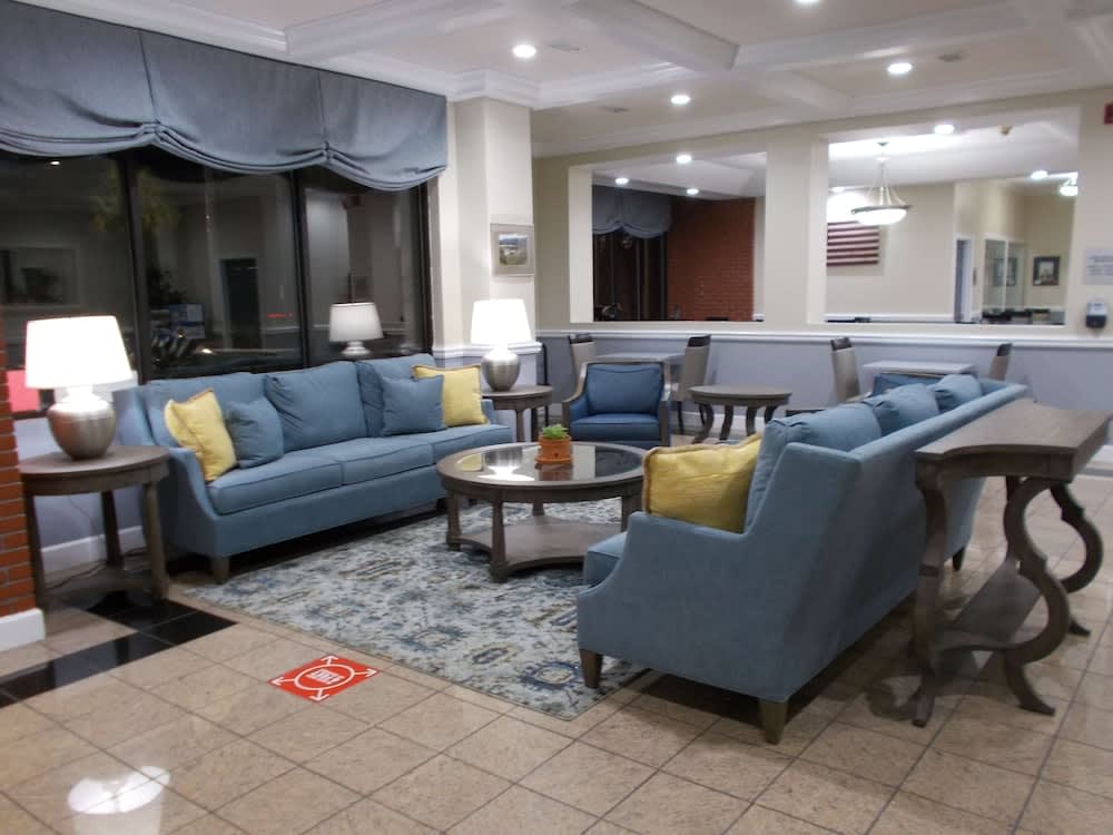 SureStay Plus Hotel by Best Western St Marys Cumberland 2