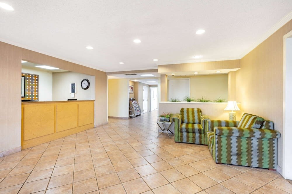 La Quinta by Wyndham El Paso East 1