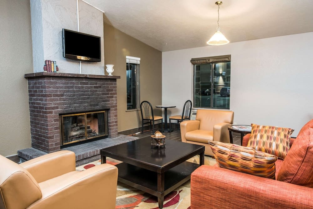 Super 8 by Wyndham Boise 2