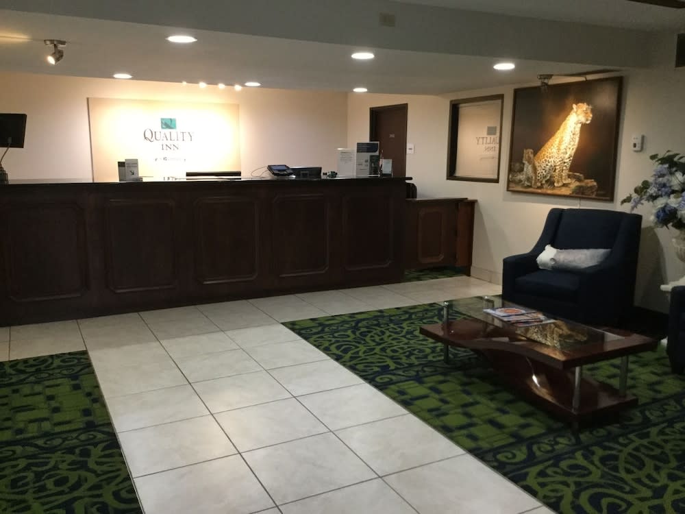 Quality Inn Arcola 2