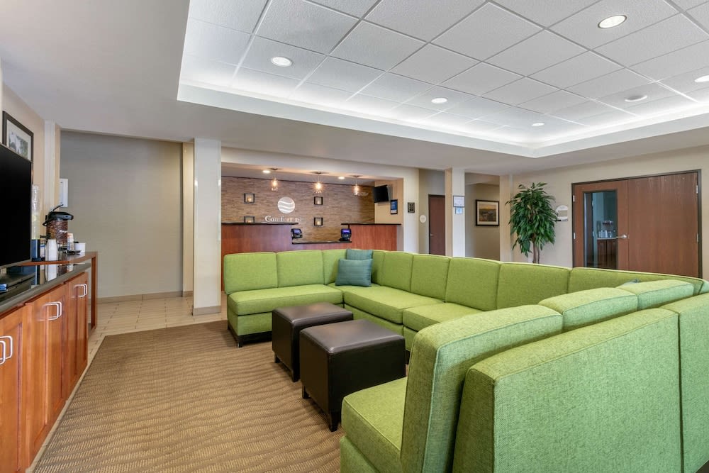 Comfort Inn & Suites Marion I-57 2