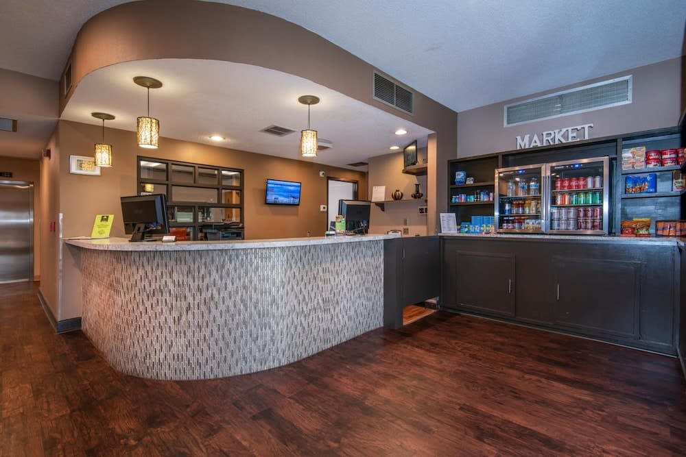 Guest Inn & Suites - Midtown Medical Center 2