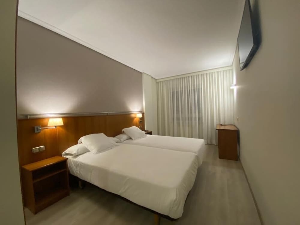Hotel Ciudad de Compostela 5