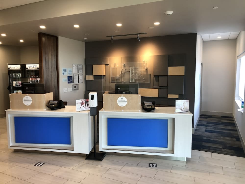 Holiday Inn Express & Suites MADISON WEST - MIDDLETON by IHG 2