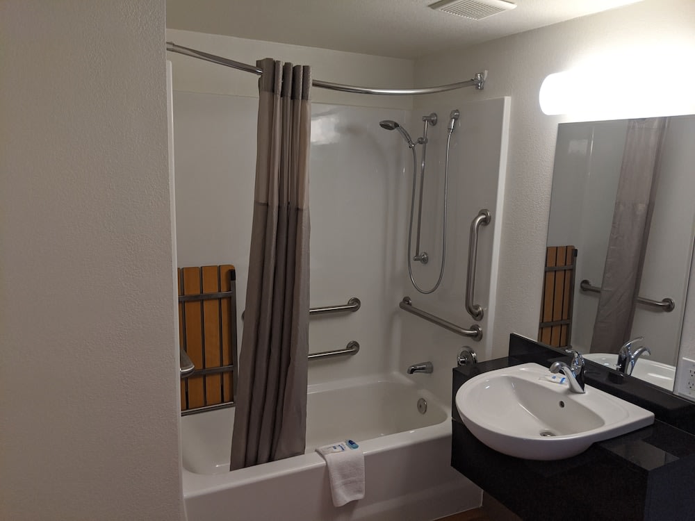 Rodeway Inn Altoona Orchard Plaza 2